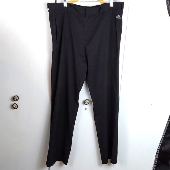 Adidas Men's Black Lightweight Athleisure Pants Relaxed Fit Neutral  Sz.38 X 32 - Picture 1 of 9